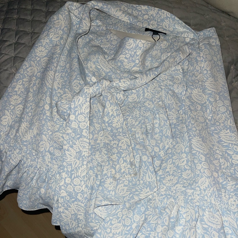 Women’s shirt